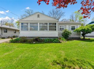 1051 Doris Dr, Hubbard, OH