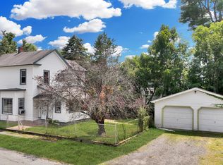 101 Avenue I, Matamoras, PA 18336