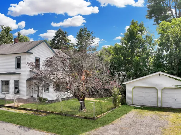101 Avenue I, Matamoras, PA 18336