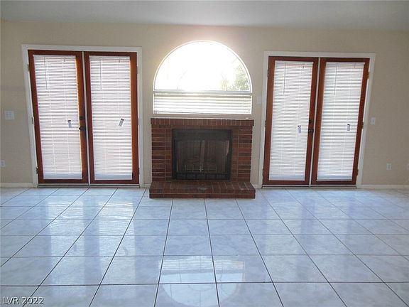 5th image of 8304 Emerald Isle Ave