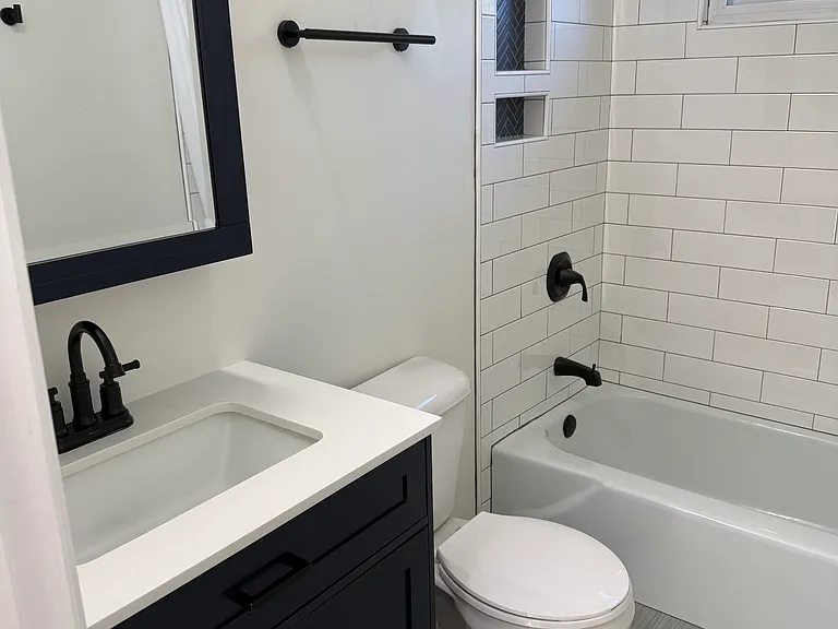 Guest/Bathroom #2 with Large Tub