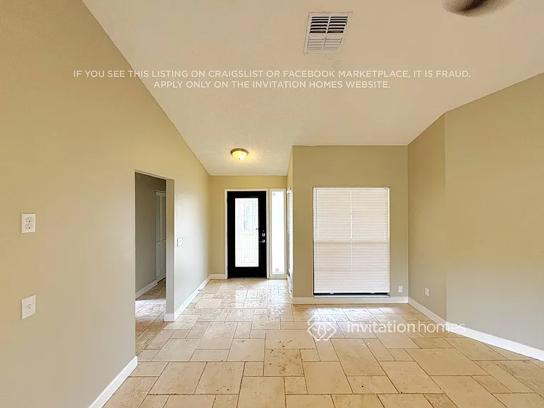 1617 Carter Oaks Dr — Photo 2