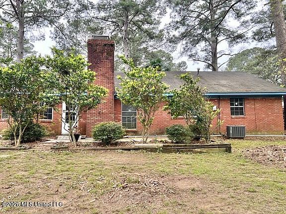 3rd image of 122 Green Harbor Dr