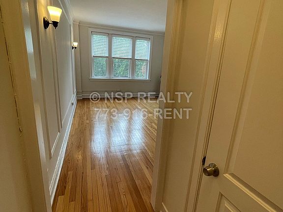 2nd image of 1308 W Lunt Ave #401