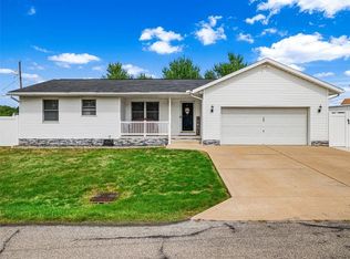 27 Spring Valley St, Slovan, PA 15078