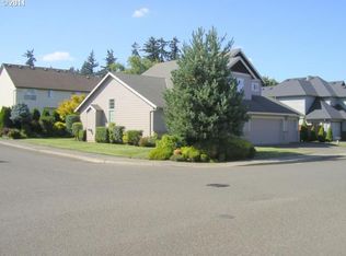 1419 N Hawthorne St, Canby, OR 97013