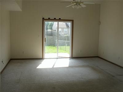 3rd image of 926 Leora St