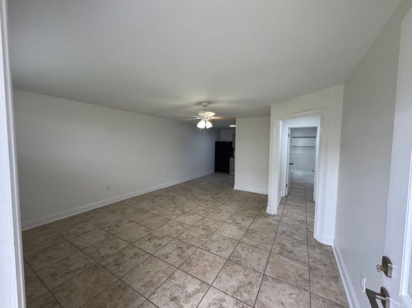 305 N Hullen St APT B