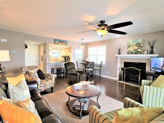 5th image of 120 Catalina Cir
