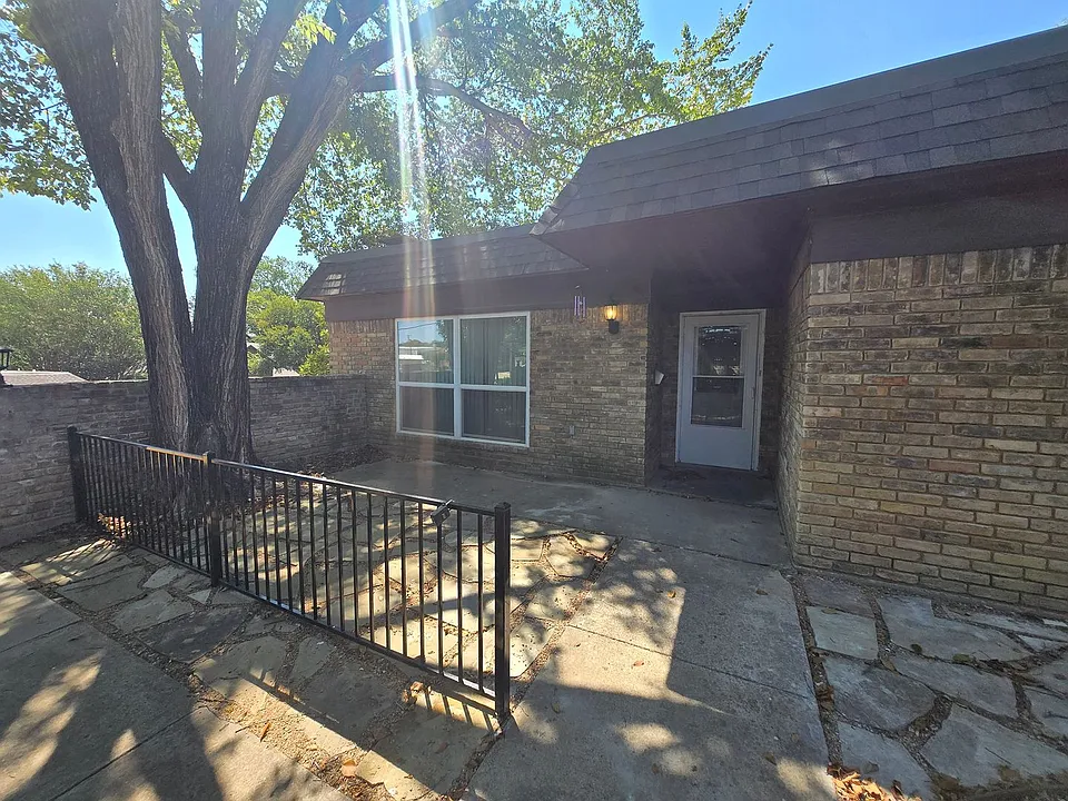 3221 Dreeben Dr #101