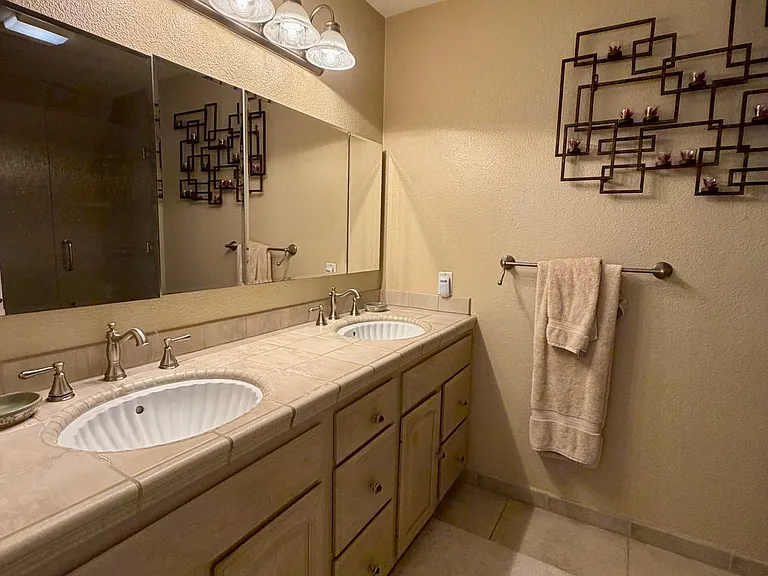 16397 Forest Hills Ln — Photo 19
