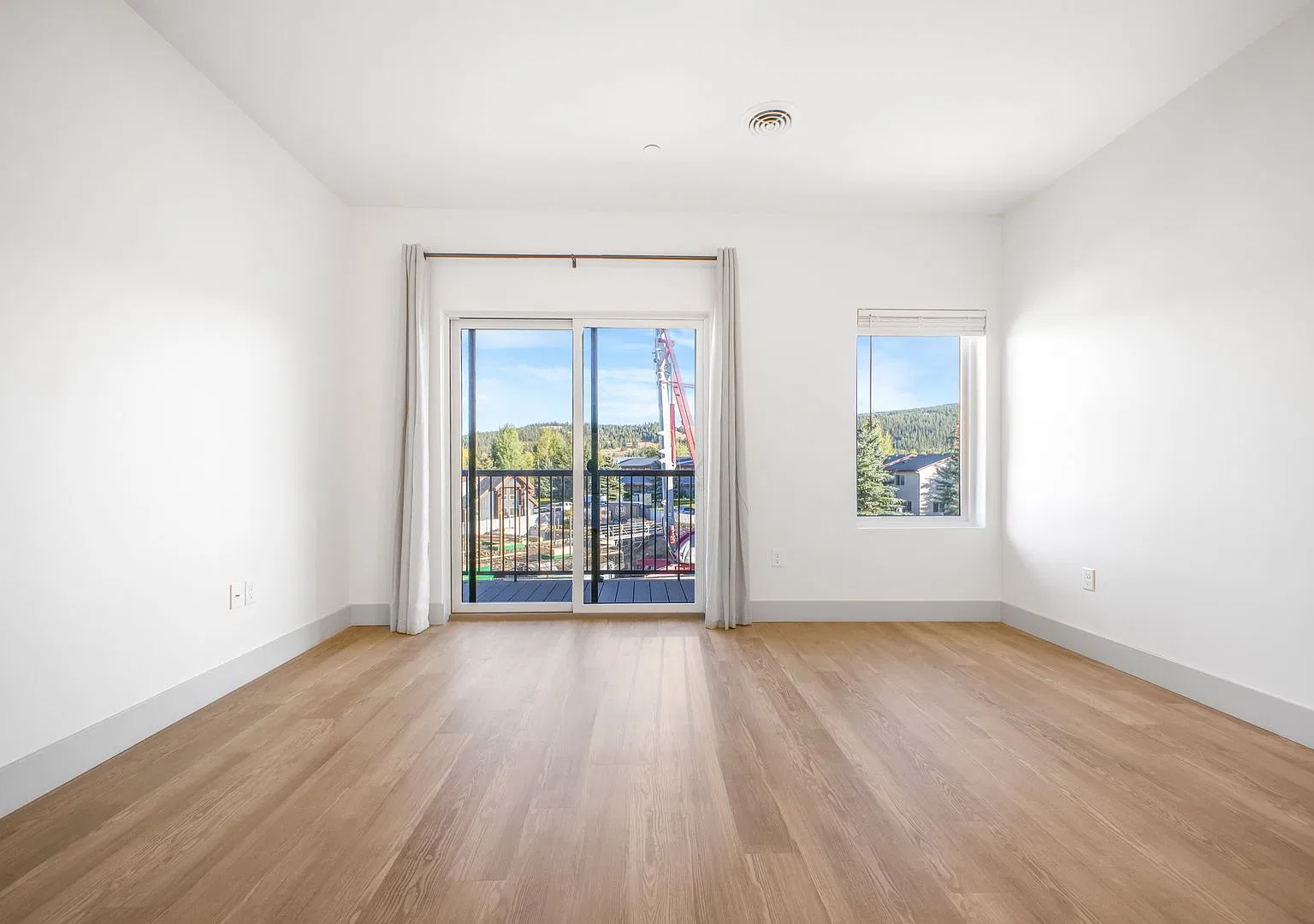 Modern 2-Bed, 2-Bath Apartment in the Heart of Big Sky Walk to Town Center! — Photo 2