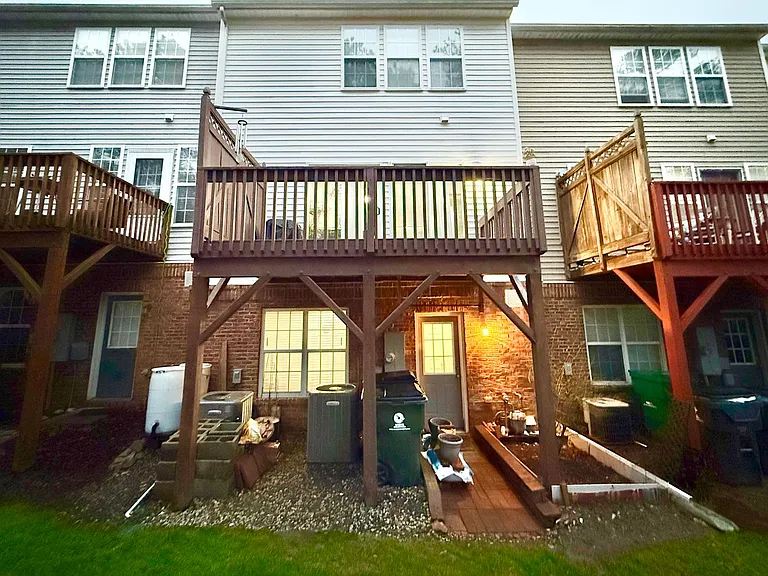 311 Coral Creek Ln — Photo 22