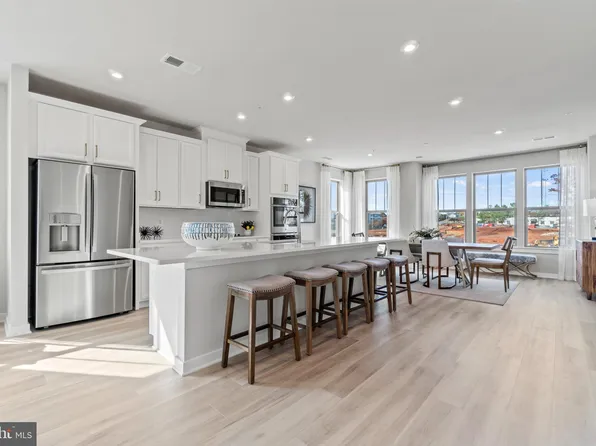 227 Park Central Ter #B, Manassas, VA 20111