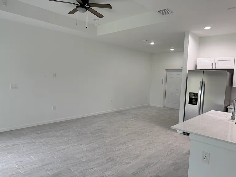 2523 Cloras St — Photo 6