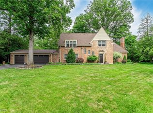 7894 Oakhurst Dr, Brecksville, OH 44141