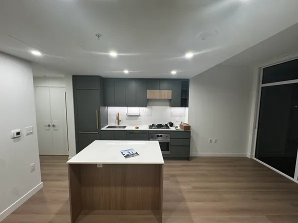 13583 98a Ave #3106, Surrey, BC V3T 1C7