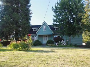 902 NE Savage St, Grants Pass, OR 97526