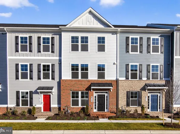 613 Barnehurst St, Middle River, MD 21220