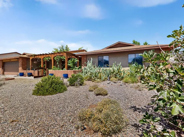 2009 Twisted Juniper Rd SE, Rio Rancho, NM 87124