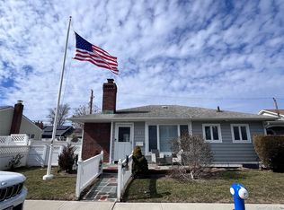 71 Boyd St, Long Beach, NY 11561