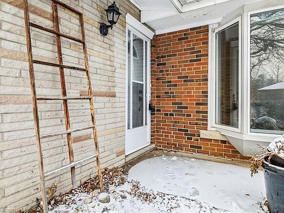 5th image of 359 Pepper Dr