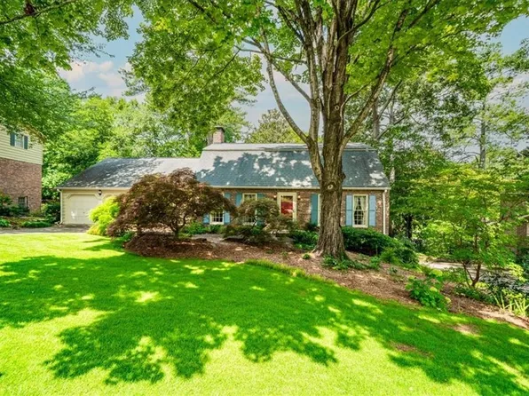 1374 Country Squire Dr, Decatur, GA 30033