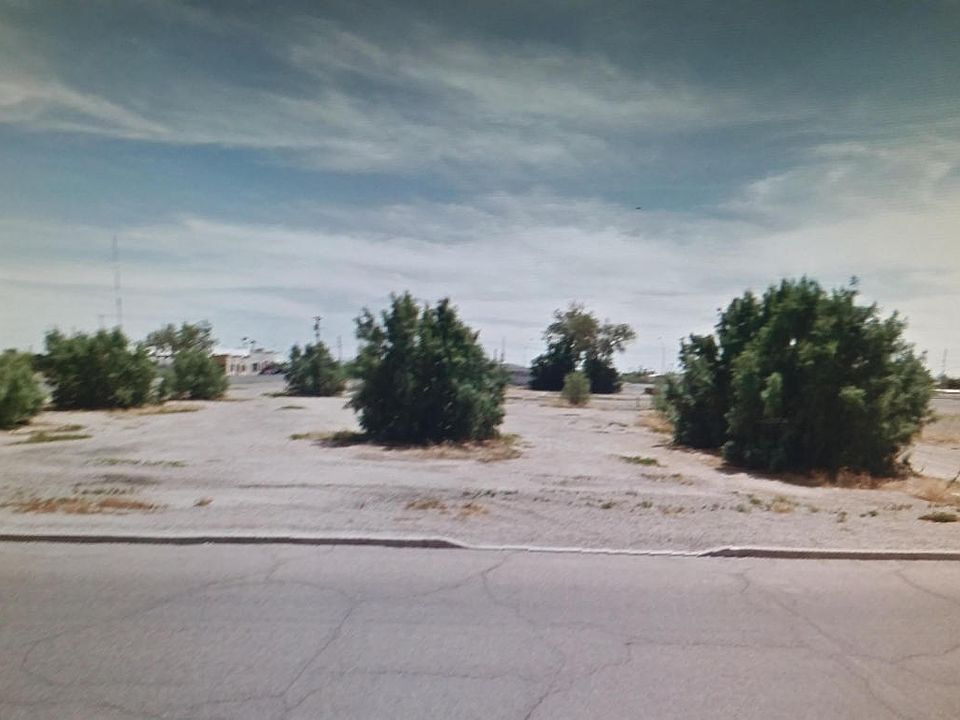 1st image of 213 E 2nd St