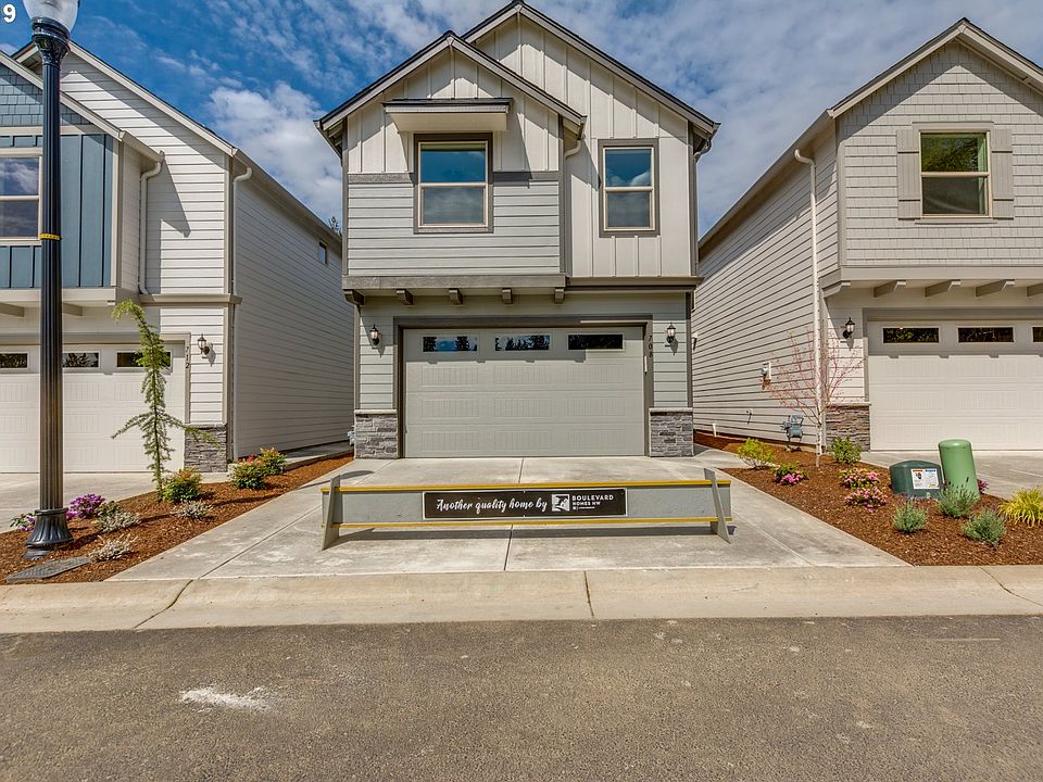 1st image of 708 NE 138th Ave