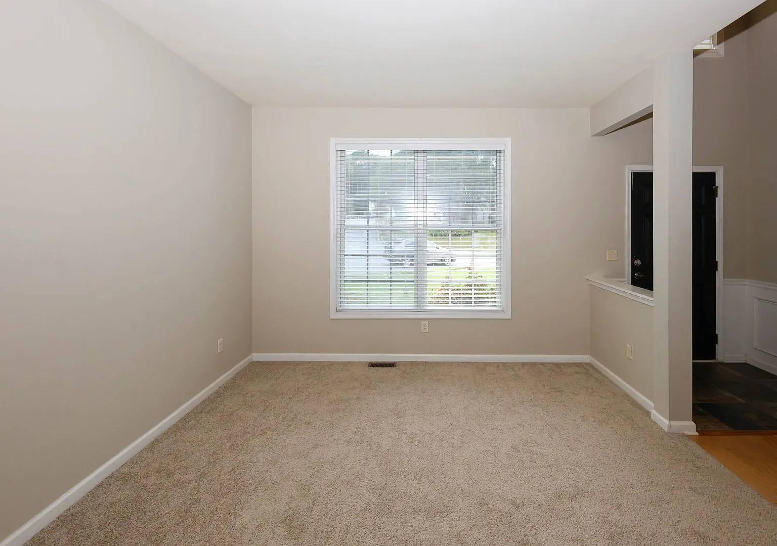 Spacious Dream Home — Photo 4