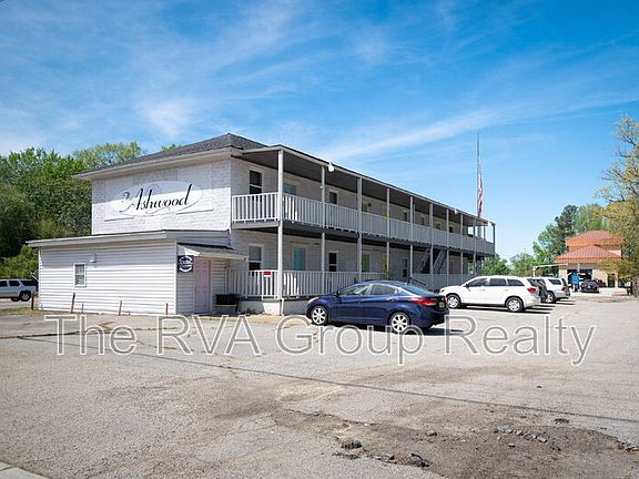 2nd image of 3805 Woodlawn St Unit 12
