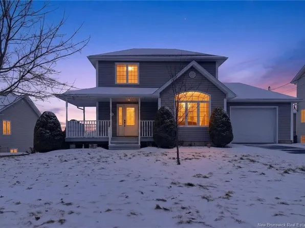 16 Marc Andre Ct, Dieppe, NB E1A 8A9