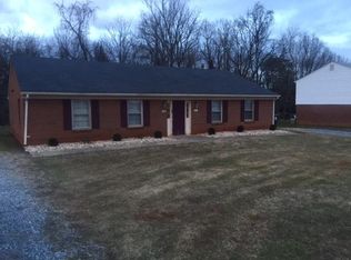 931 Smith St, Bedford, VA 24523