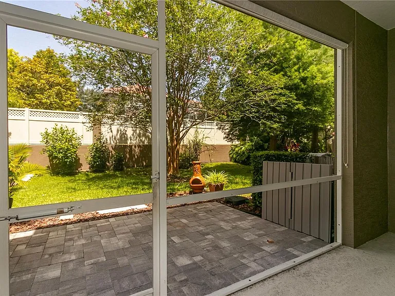 3326 Covered Bridge Dr W — Photo 44