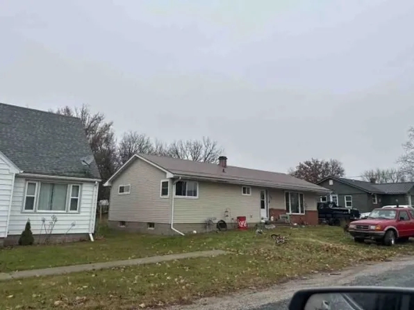309 E Niagara St, Garnavillo, IA 52049