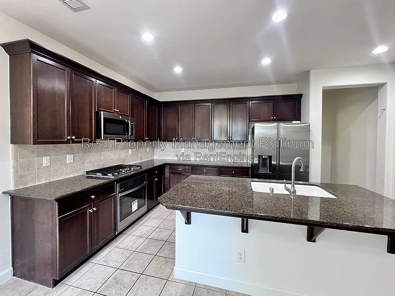 1697 N Connery Ln — Photo 2