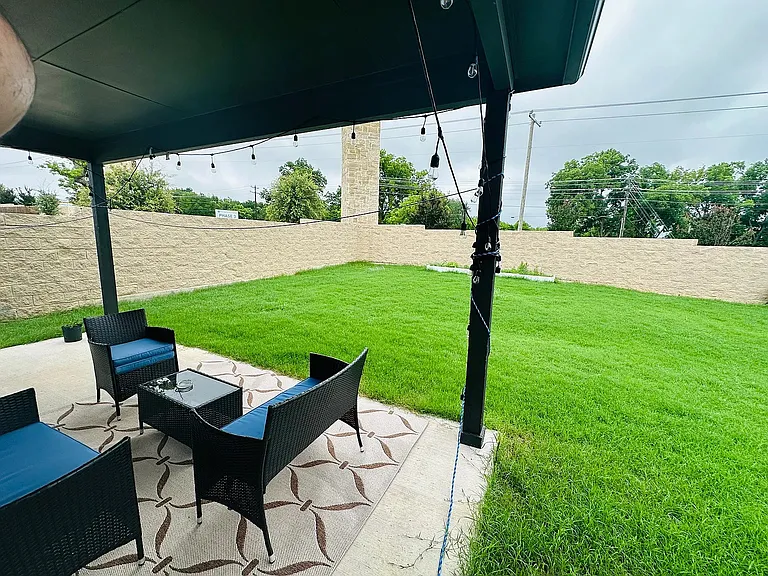 1901 Barnhill Ln — Photo 13