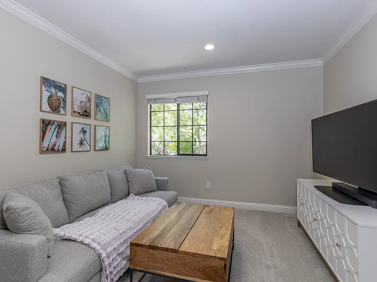 1090 Shady Creek Pl — Photo 16