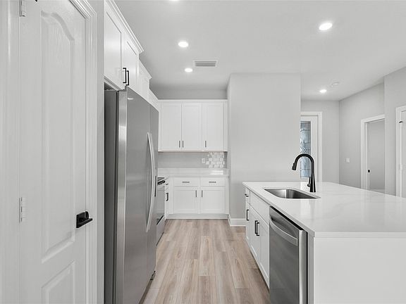 4th image of 1813 Gaiety Way