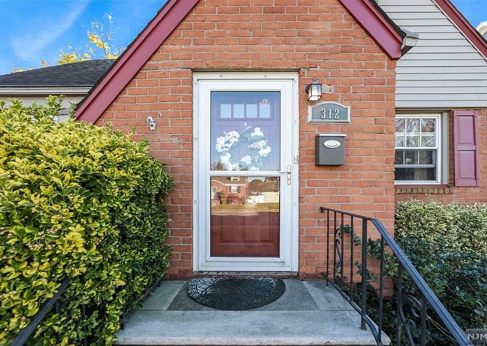 1st image of 312 Myrtle Ave
