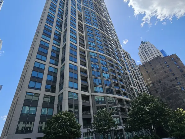 130 N Garland Ct APT 5003, Chicago, IL 60602