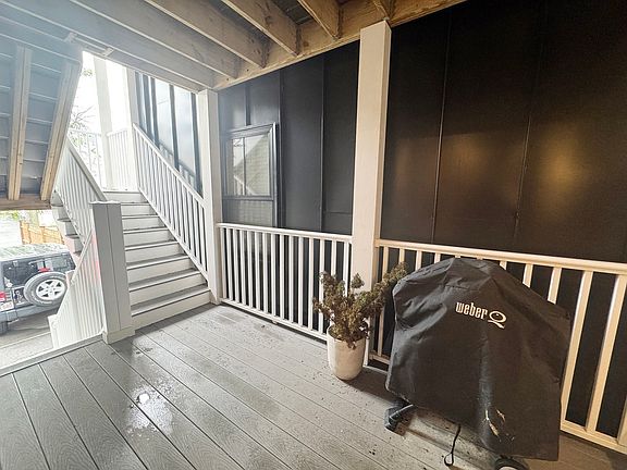 4th image of 274-276 Sumner St #276-1