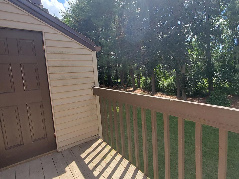 1st image of 610 Twin Circle Dr #610
