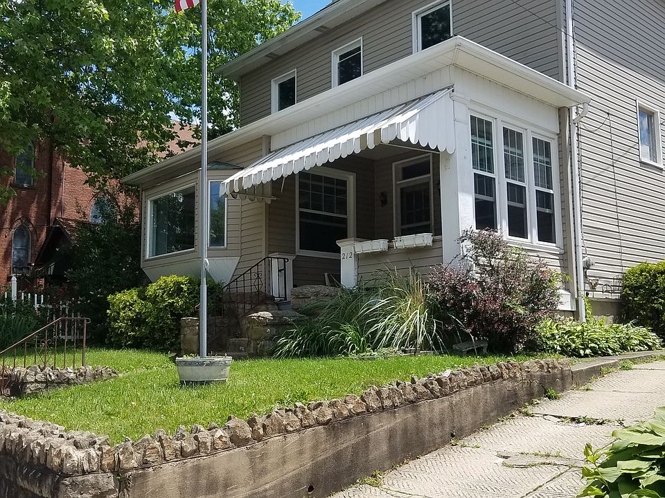 1st image of 212 N 1st St