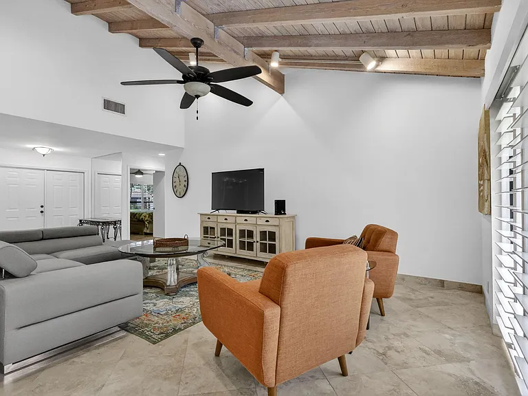 804 Foxpointe Cir — Photo 10
