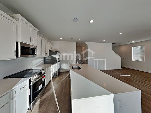 3rd image of 6313 W Calle Bilboa