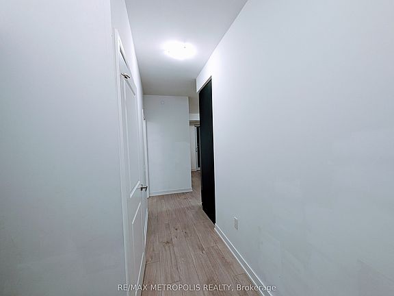 5th image of 8 Nahani Way #3403