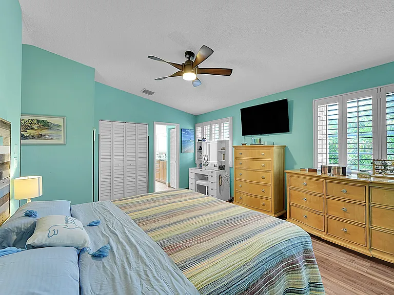 2922 Port Royale Ln S — Photo 28