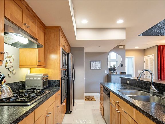 4th image of 522 S Brea Blvd