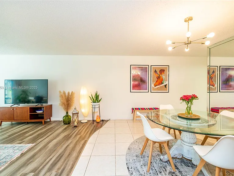 2101 Lucaya Bnd #C1 — Photo 12